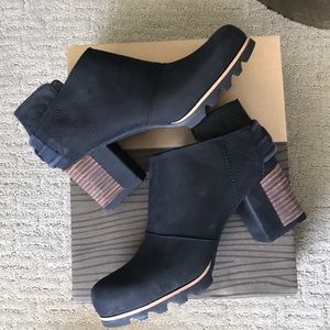 New Sorel Addington Strap Boots